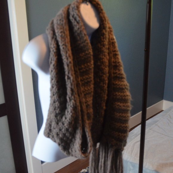 Scarf - Picture 4 of 8